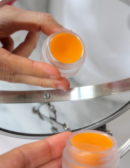 Bálsamo labial con Licopeno